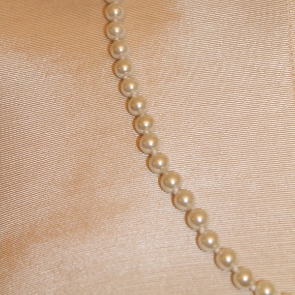 Faux Pearl Necklace - Picture 2 of 3